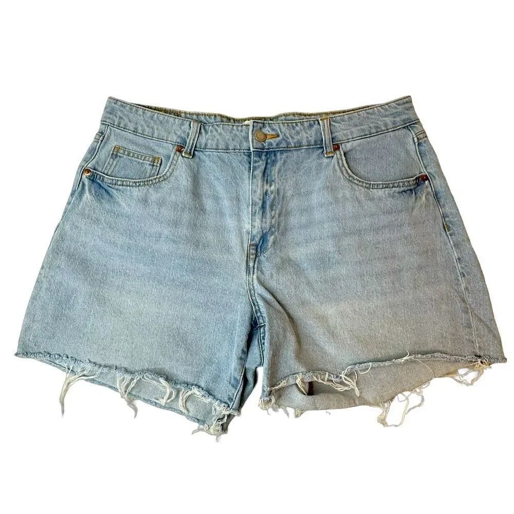 H&M Light Washed Denim High Waist Shorts Size 14 Worn Once